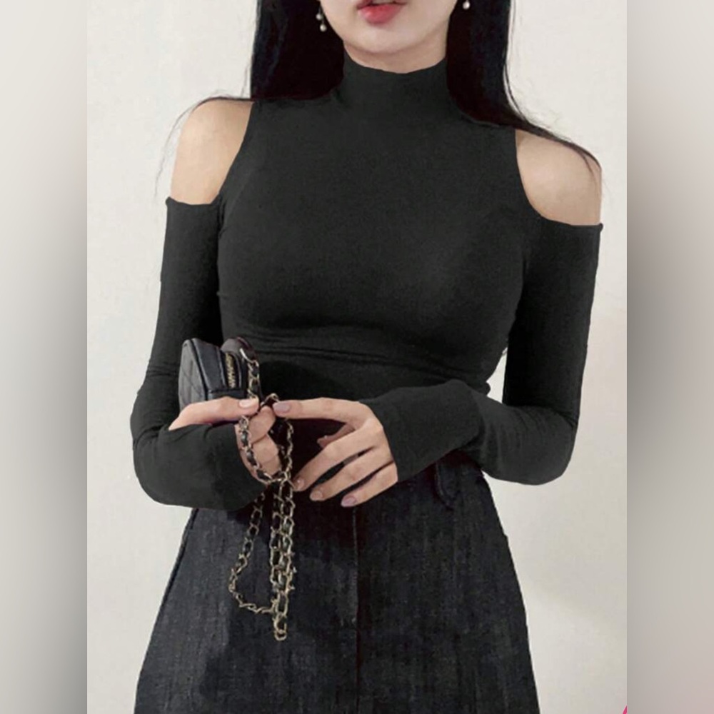 Women’s aesthetic y2k turtleneck cold shoulder top